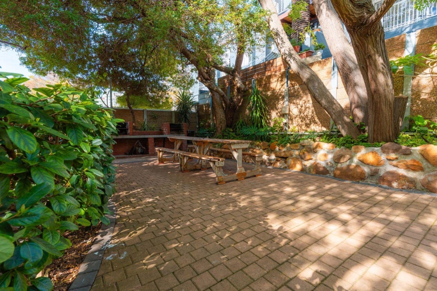 2 Bedroom Property for Sale in Oranjezicht Western Cape